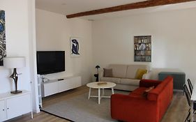 Maison chaleureuse avec grande terrasse